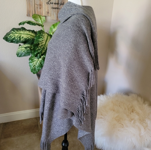 Shimmery Wrap - Picture 2 of 10